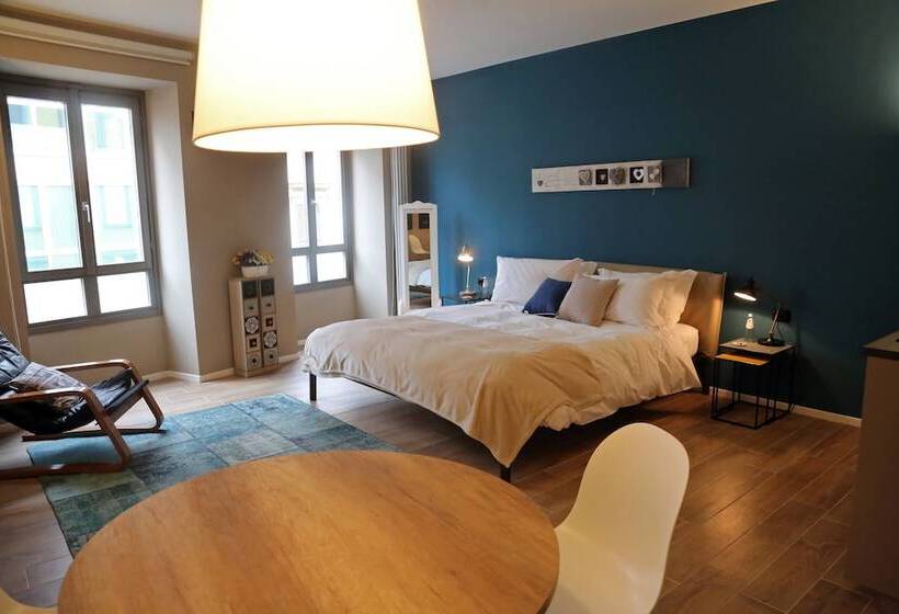 پانسیون Bergamo Exclusive Holiday Home