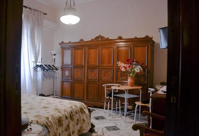 بنسيون Le Stanze Di Ginevra S. Maria A Vico