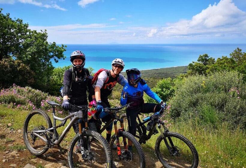 Tuscany Working Hostel