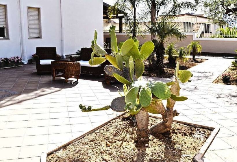 تختخواب و صبحانه Bella Villa