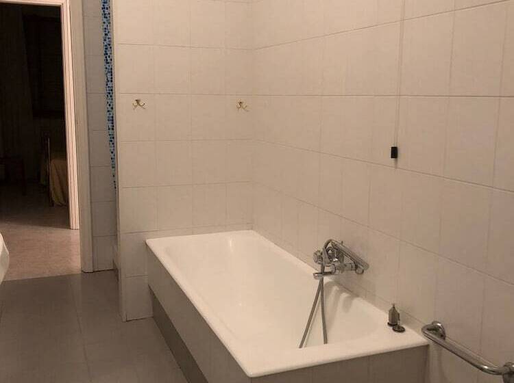 تختخواب و صبحانه Gabbiano Bianco