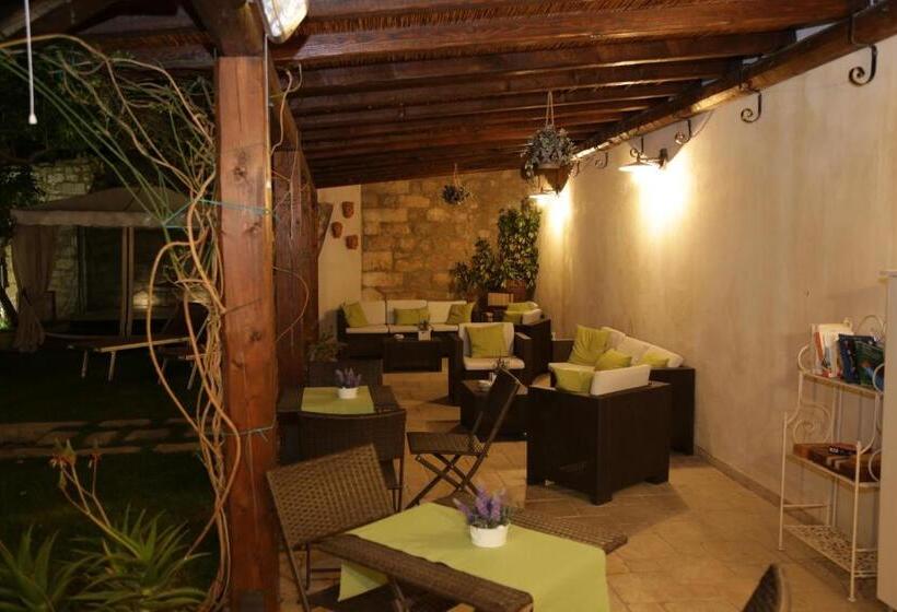 تختخواب و صبحانه La Casa Del Gelsomino