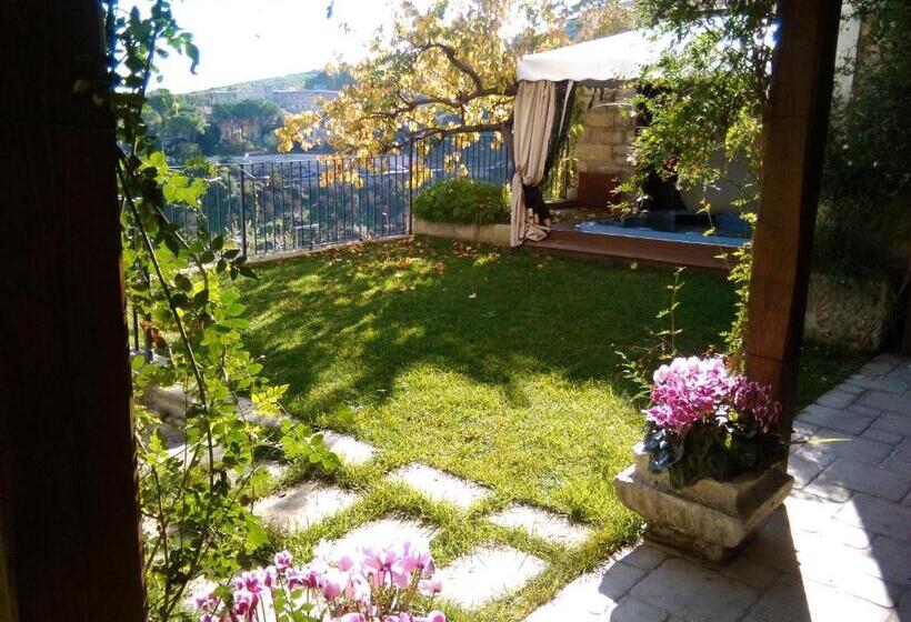 تختخواب و صبحانه La Casa Del Gelsomino