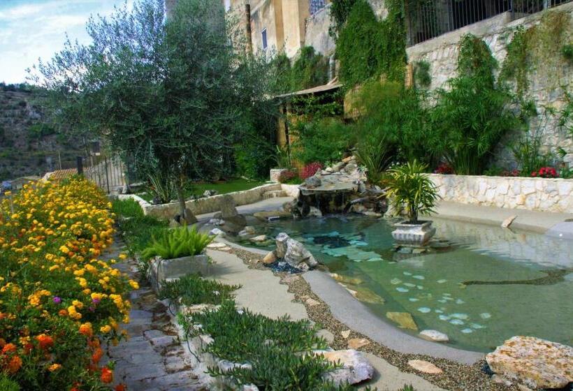 تختخواب و صبحانه La Casa Del Gelsomino