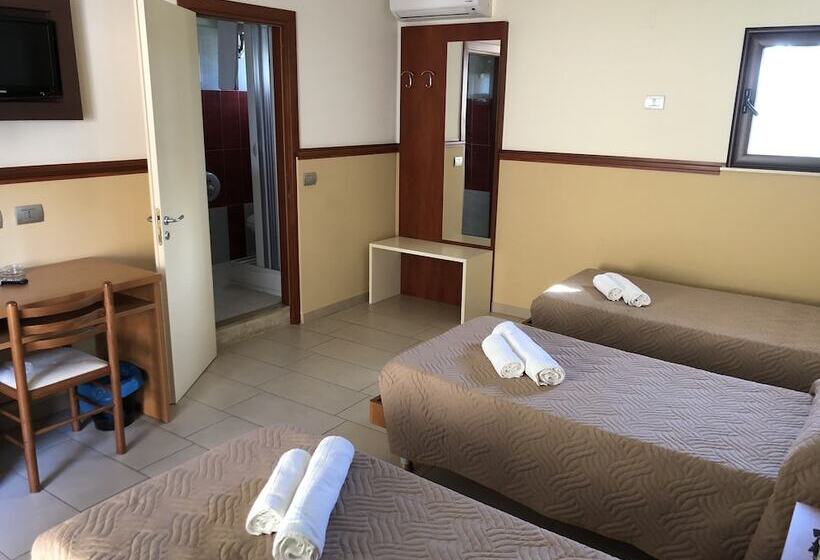 Отель El Sombrero