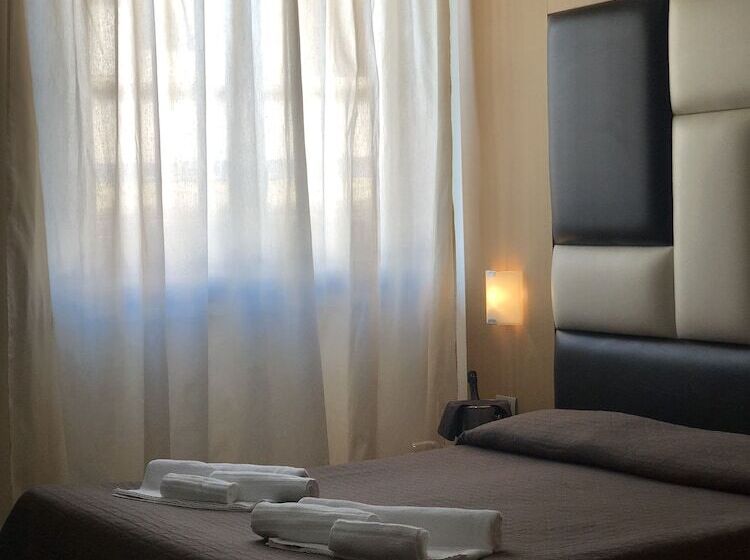 Отель El Sombrero