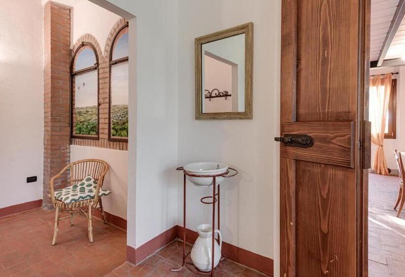 فندق ريفى Il Pintello   Lo Scricciolo