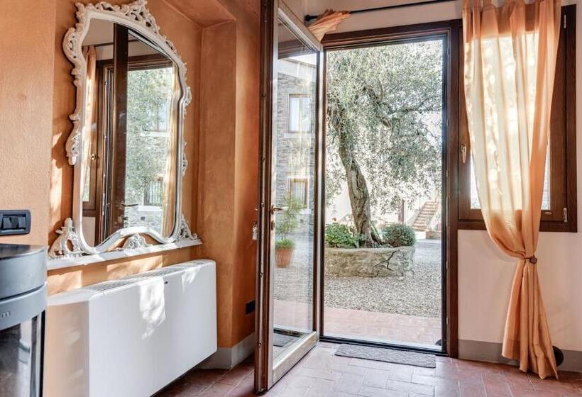 فندق ريفى Il Pintello   Lo Scricciolo