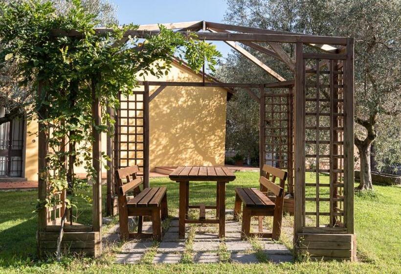 فندق ريفى Il Pintello   Lo Scricciolo