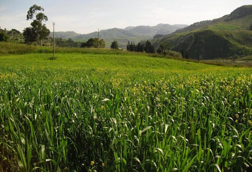 בית מלון כפרי Agriturismo Serra Pernice