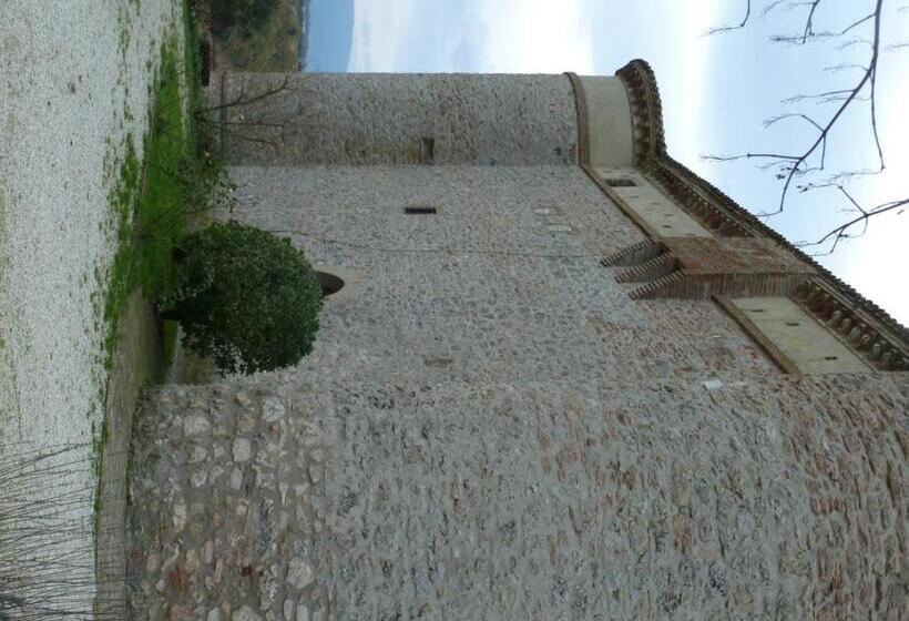 בית מלון כפרי La Fortezza Alta