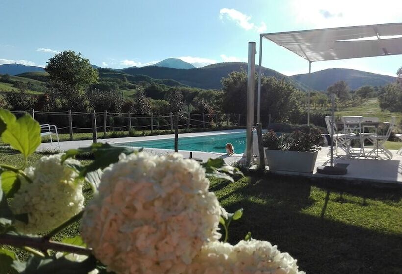 فندق ريفى Le Perelle Agriturismo