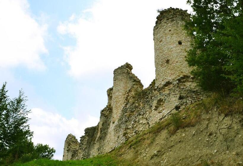 فندق ريفى Locanda Della Rocca