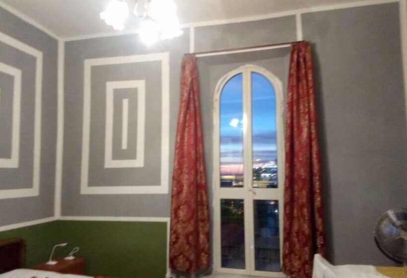 ペンション Hallo Porto Cv