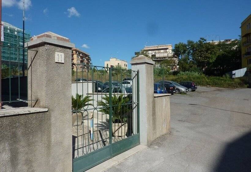 פנסיון Tommy Guest House Roma