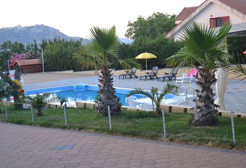 Пансион Villa Belvedere Lago Pergusa