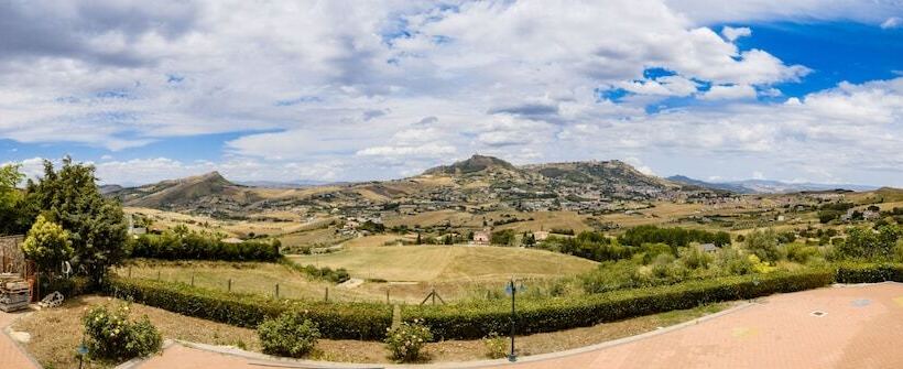 Пансион Villa Belvedere Lago Pergusa