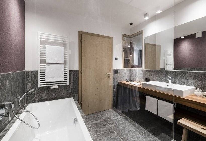 Vinea Suites & Apartments