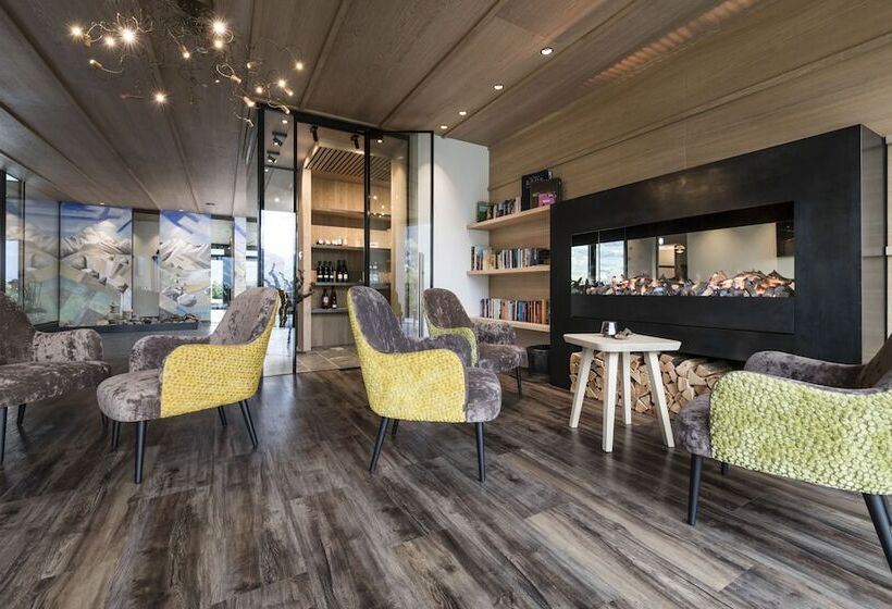 Vinea Suites & Apartments