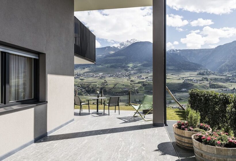 Vinea Suites & Apartments