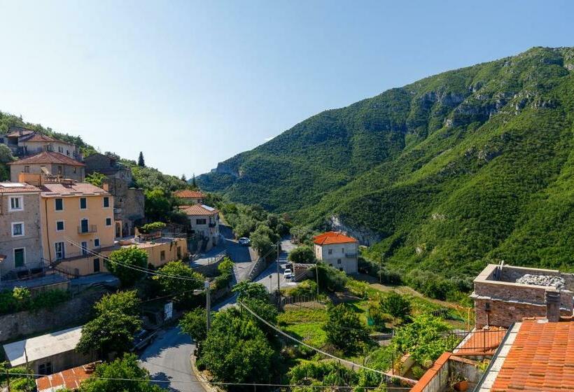 Arvé Castelbianco   B&b E Appartamento