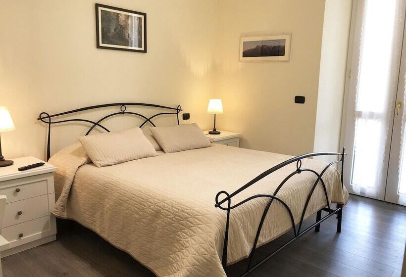 تختخواب و صبحانه C Era Un Lago