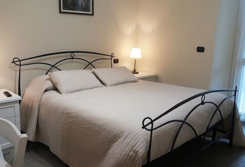 تختخواب و صبحانه C Era Un Lago