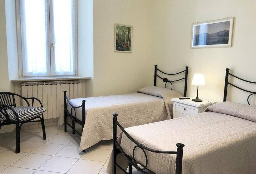 تختخواب و صبحانه C Era Un Lago