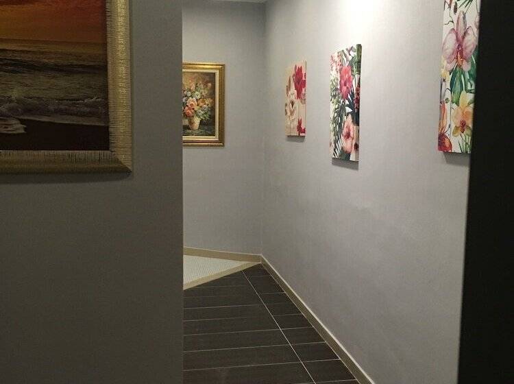 פונדק Sax Palazzo Sarro