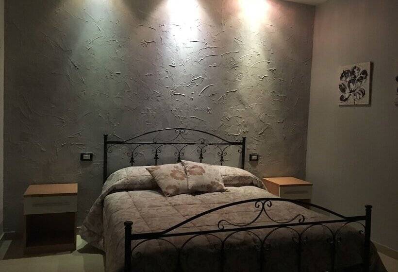 פונדק Sax Palazzo Sarro