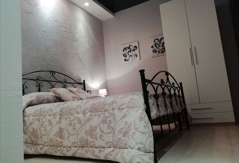 פונדק Sax Palazzo Sarro