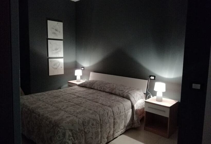 פונדק Sax Palazzo Sarro