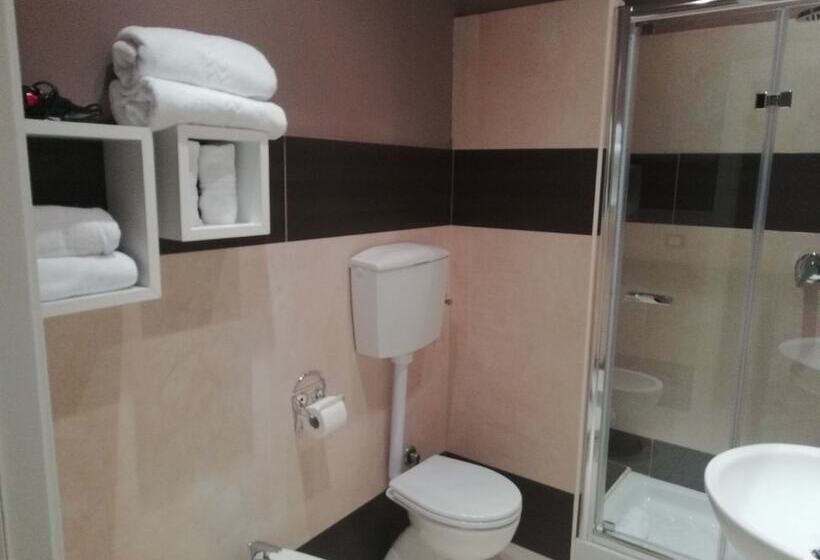 פונדק Sax Palazzo Sarro