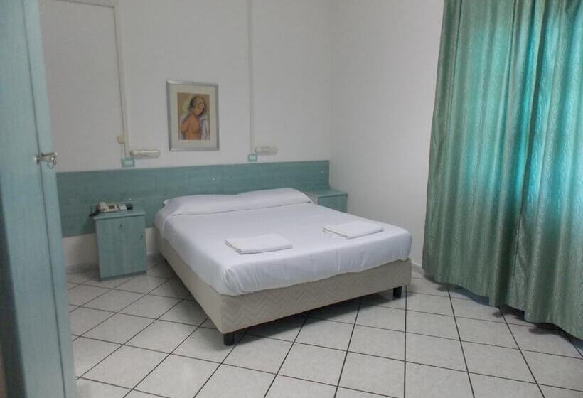 פונדק Villa Dei Butteri   Aprilia