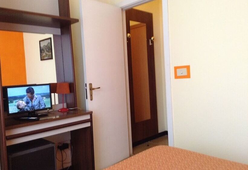 ホテル Arco Del Sole