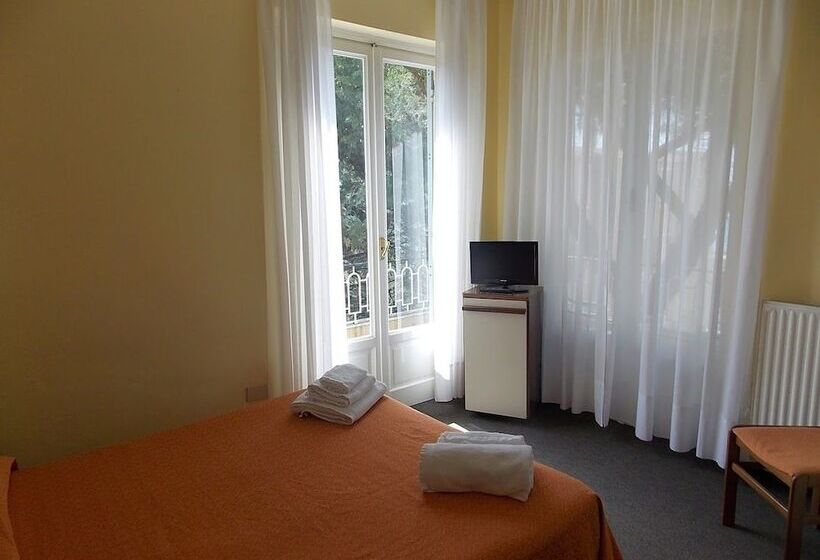 ホテル Arco Del Sole