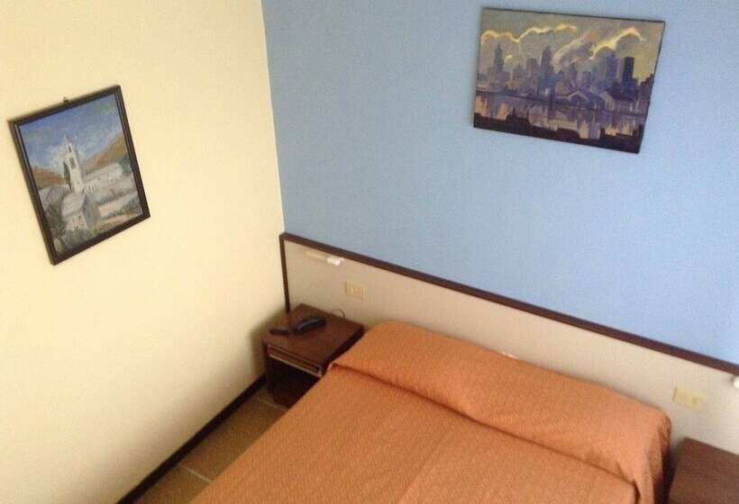 ホテル Arco Del Sole