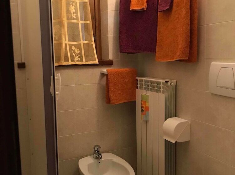 فندق ريفى Agriturismo Colleciglio