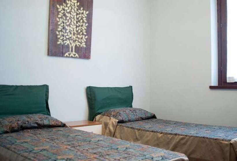بنسيون Il Mandorlo Rooms & Garden