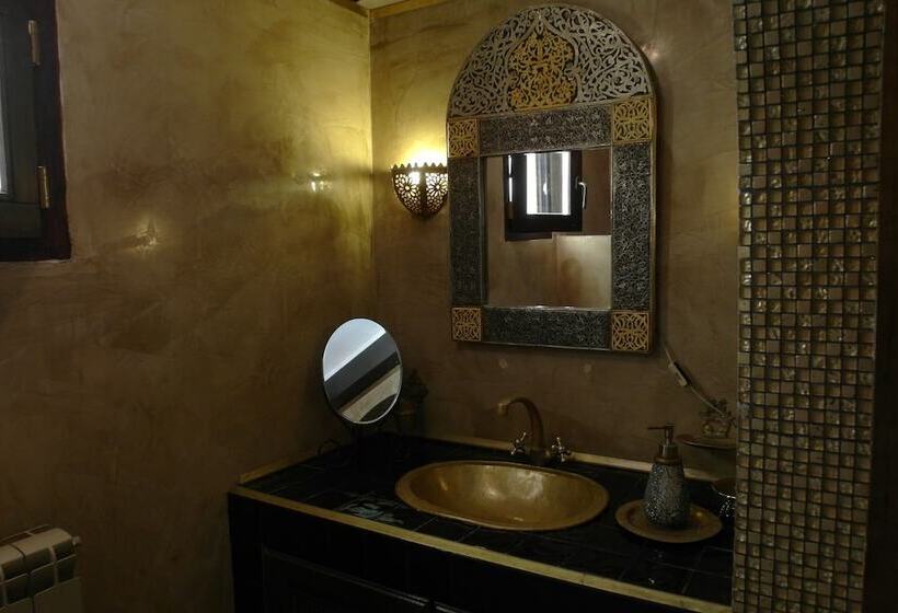 بنسيون The White Villa