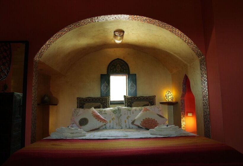 بنسيون The White Villa