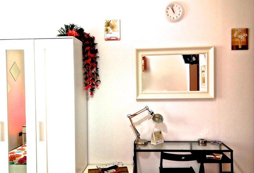 פנסיון Top Suit Uno   Guest House