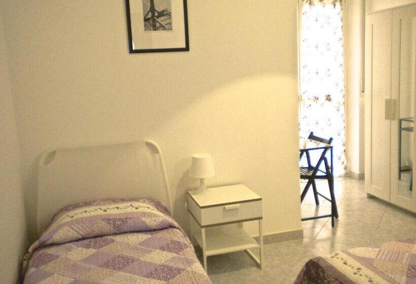 פנסיון Top Suit Uno   Guest House