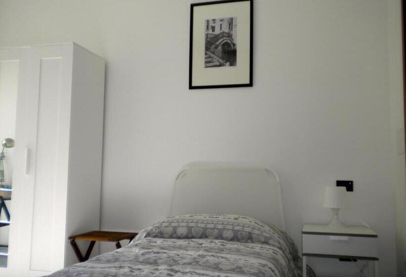 פנסיון Top Suit Uno   Guest House