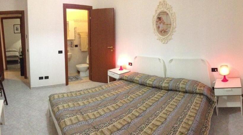 פנסיון Top Suit Uno   Guest House