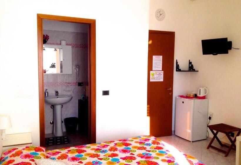 פנסיון Top Suit Uno   Guest House