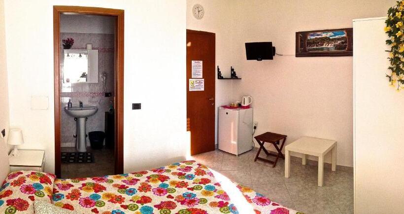 פנסיון Top Suit Uno   Guest House