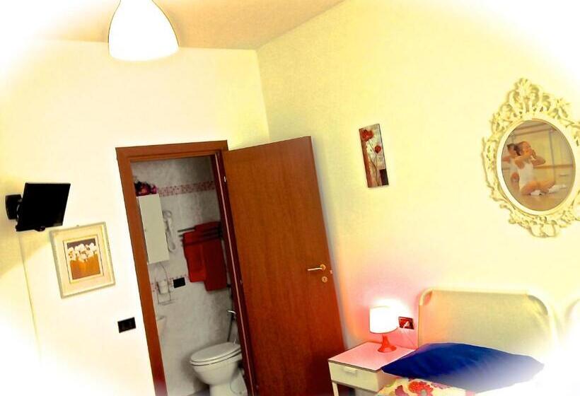 פנסיון Top Suit Uno   Guest House