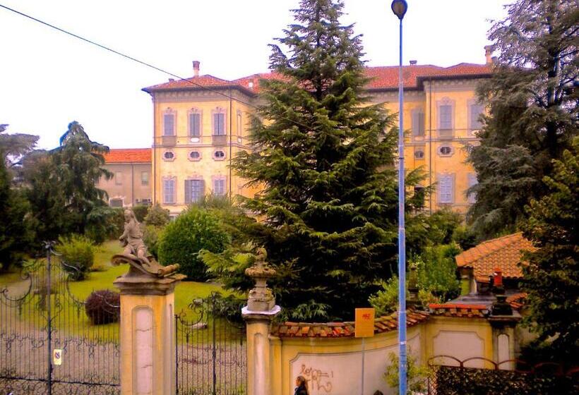 פנסיון Top Suit Uno   Guest House