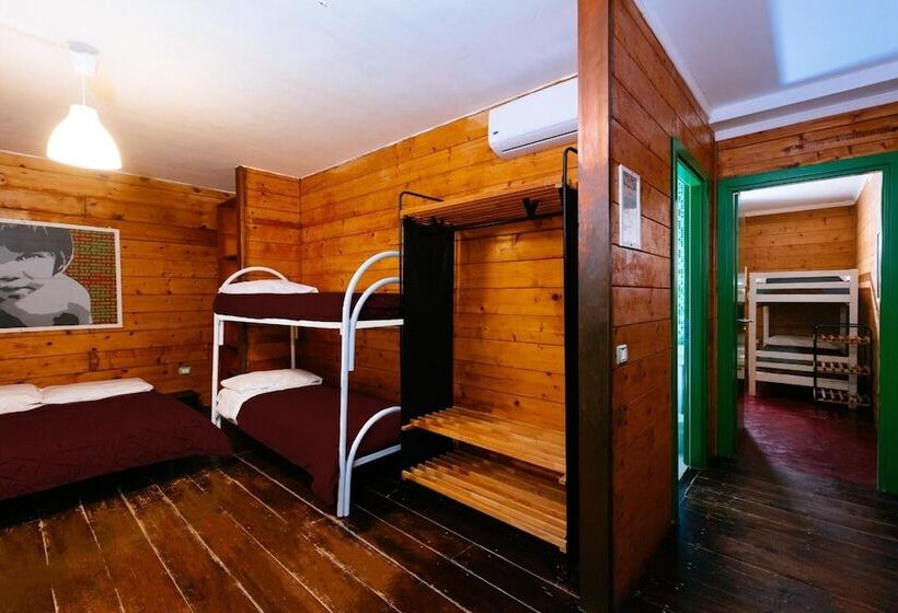 منتجع Nautilus Village